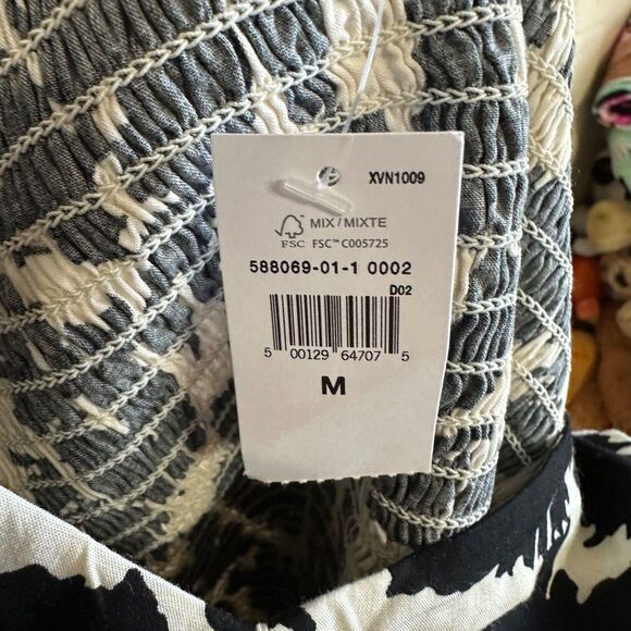 GAP Women's Square Neck Smocked Black Floral Print Top Size M NWT - Picture 6 of 7